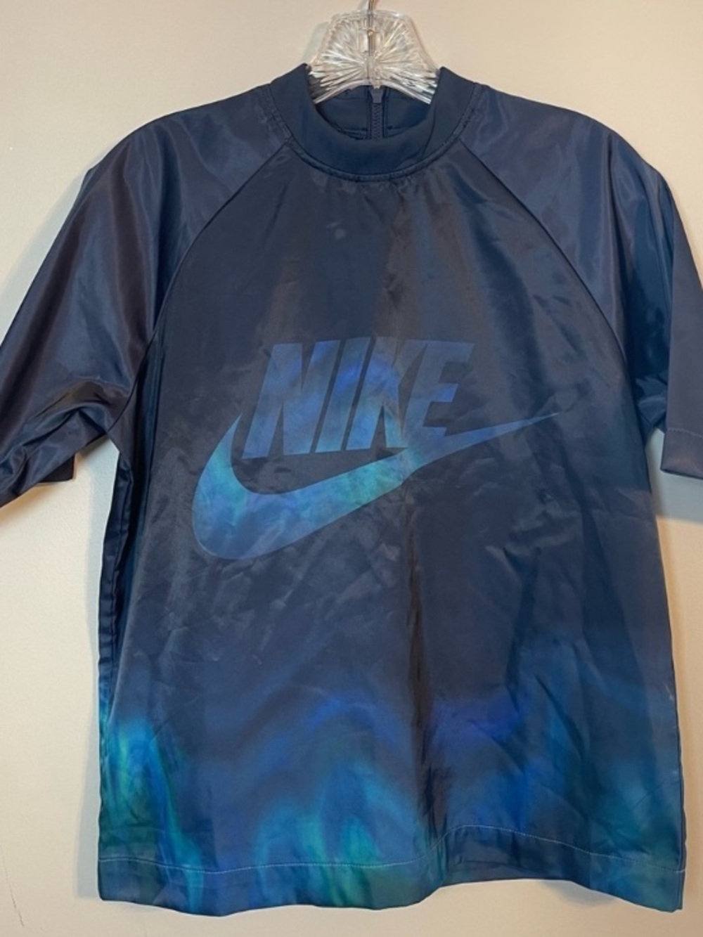 Nike Men's Navy Blue Gradient Logo Short-Sleeve Tee